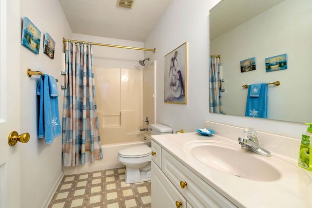 136 Ridge Lake Drive, Manning, SC 29102