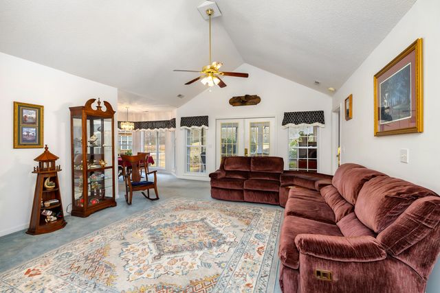 136 Ridge Lake Drive, Manning, SC 29102