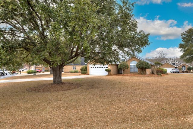 136 Ridge Lake Drive, Manning, SC 29102