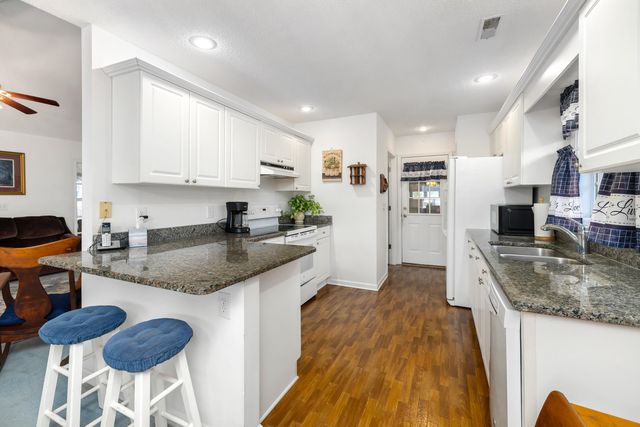 136 Ridge Lake Drive, Manning, SC 29102