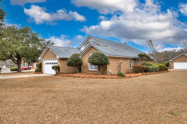 136 Ridge Lake Drive, Manning, SC 29102