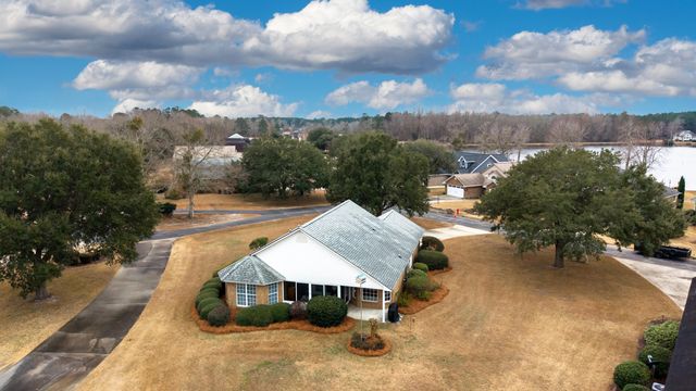 136 Ridge Lake Drive, Manning, SC 29102