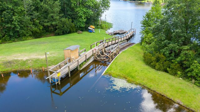 136 Ridge Lake Drive, Manning, SC 29102