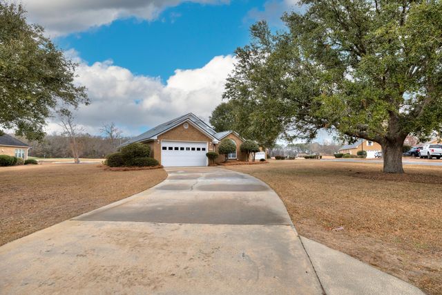136 Ridge Lake Drive, Manning, SC 29102