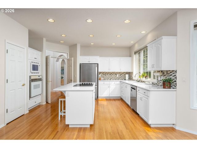 500 Nw PACIFIC GROVE Dr, Beaverton, OR 97006