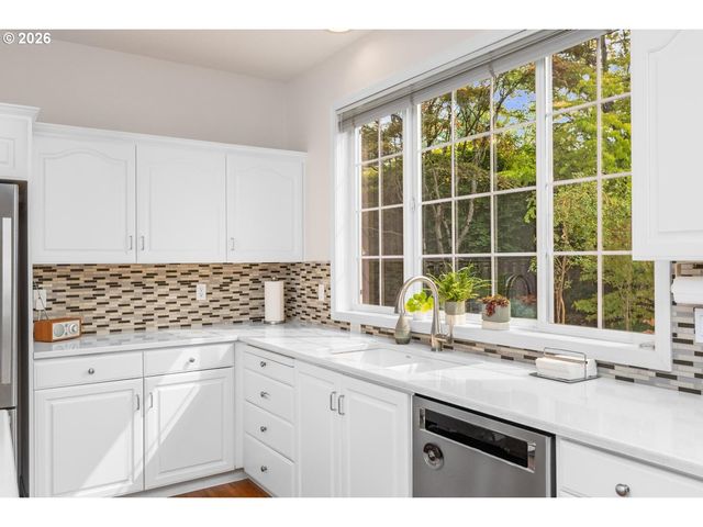 500 Nw PACIFIC GROVE Dr, Beaverton, OR 97006