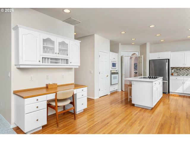 500 Nw PACIFIC GROVE Dr, Beaverton, OR 97006