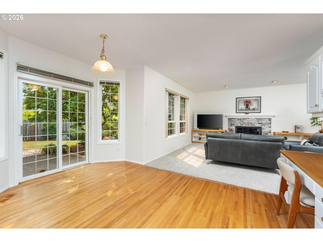 500 Nw PACIFIC GROVE Dr, Beaverton, OR 97006