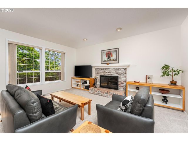 500 Nw PACIFIC GROVE Dr, Beaverton, OR 97006