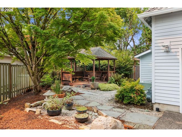 500 Nw PACIFIC GROVE Dr, Beaverton, OR 97006