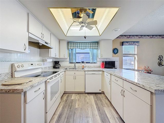 765 SADDLEBROOK DRIVE, Tarpon Springs, FL 34689