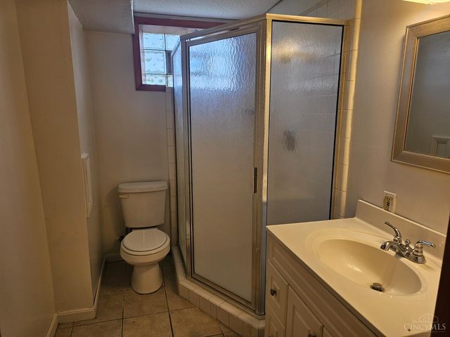 818 Woodyhill Drive, Cincinnati, OH 45238