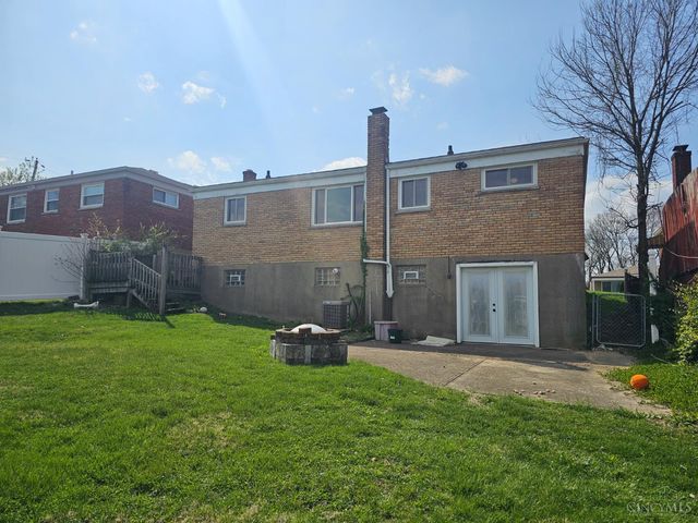 818 Woodyhill Drive, Cincinnati, OH 45238