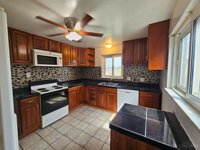 818 Woodyhill Drive, Cincinnati, OH 45238