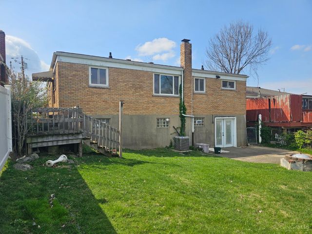 818 Woodyhill Drive, Cincinnati, OH 45238