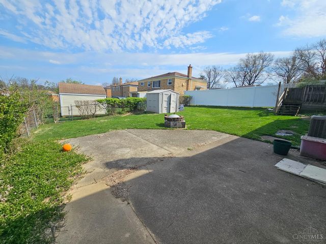 818 Woodyhill Drive, Cincinnati, OH 45238