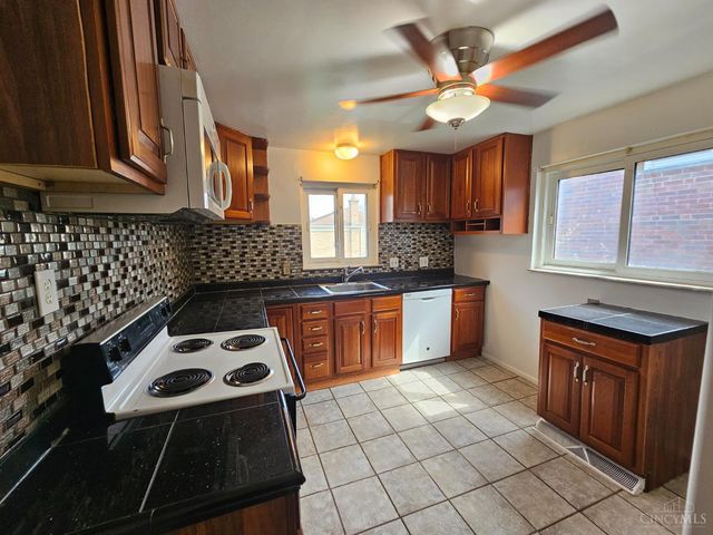 818 Woodyhill Drive, Cincinnati, OH 45238