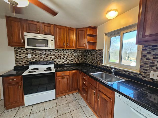 818 Woodyhill Drive, Cincinnati, OH 45238