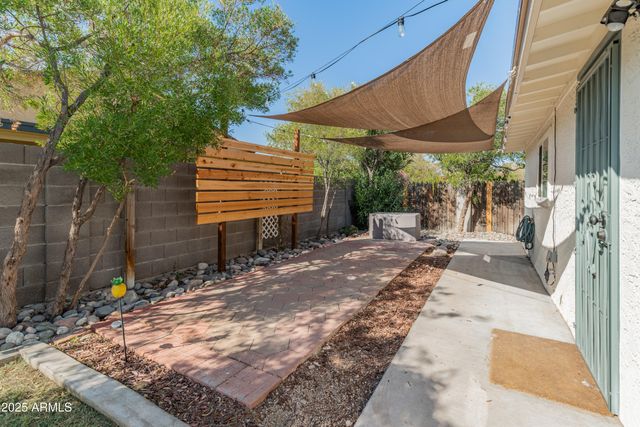 1407 E MOUNTAIN VIEW Road, Phoenix, AZ 85020