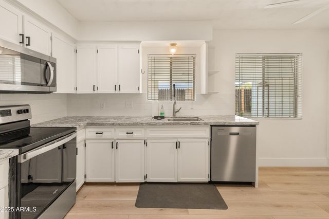 1407 E MOUNTAIN VIEW Road, Phoenix, AZ 85020