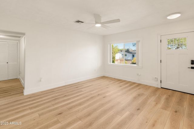 1407 E MOUNTAIN VIEW Road, Phoenix, AZ 85020