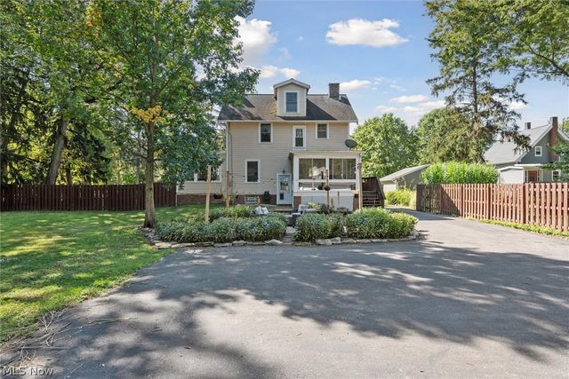 23052 Mastick Road, North Olmsted, OH 44070