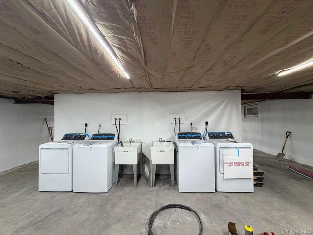 14 Cornwall Lane, Port Washington, NY 11050