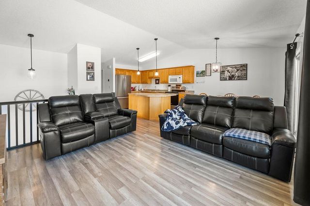 1101 39th Avenue S, Moorhead, MN 56560