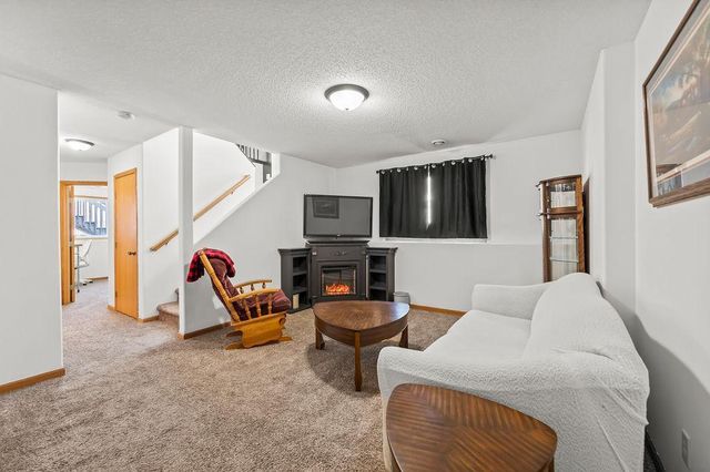 1101 39th Avenue S, Moorhead, MN 56560