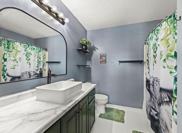 1101 39th Avenue S, Moorhead, MN 56560