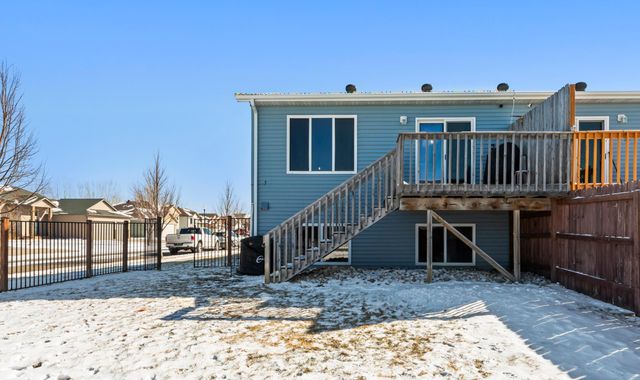 1101 39th Avenue S, Moorhead, MN 56560