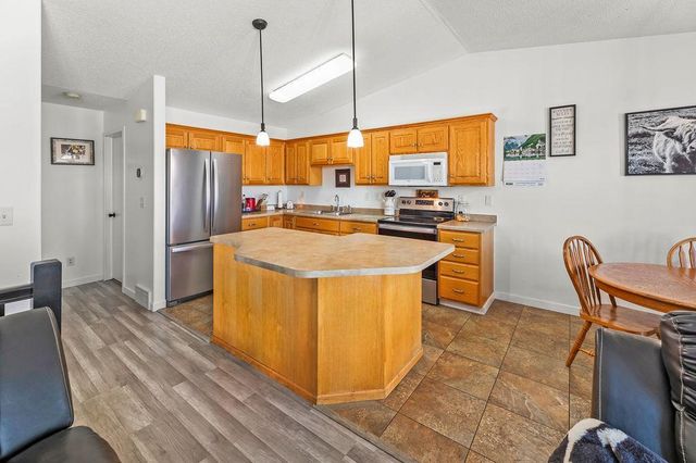 1101 39th Avenue S, Moorhead, MN 56560