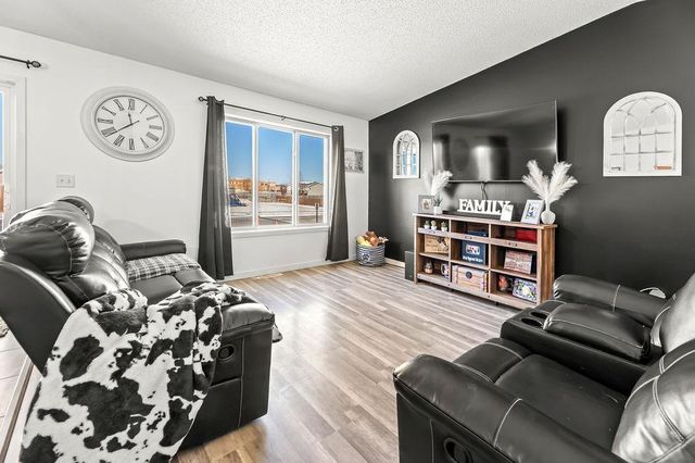 1101 39th Avenue S, Moorhead, MN 56560