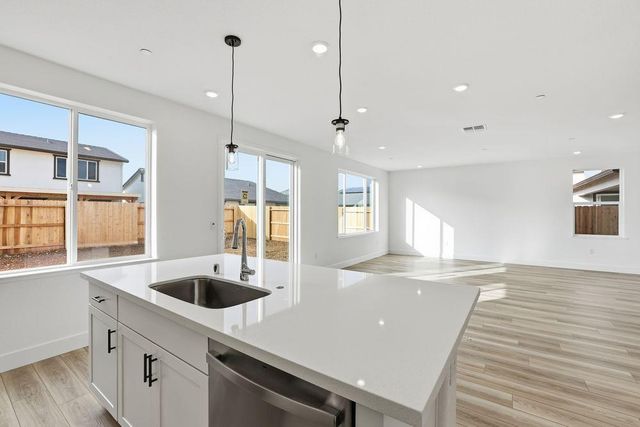 7776 Sikh Ct, Sacramento, CA 95829