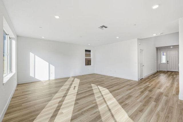 7776 Sikh Ct, Sacramento, CA 95829