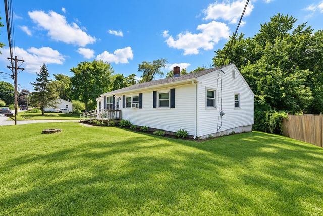 138 Fremont St, Taunton, MA 02780