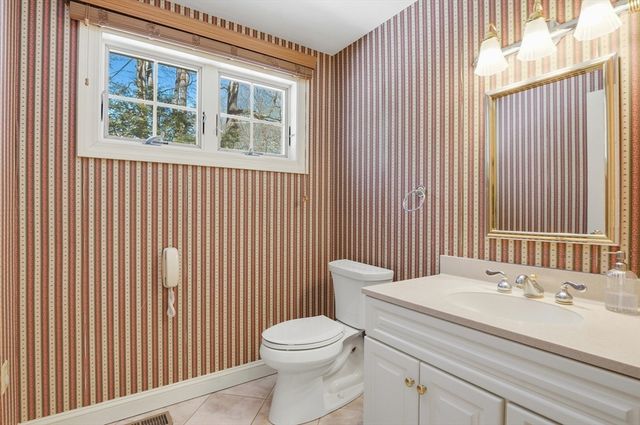 26 Monroe Street, Shrewsbury, MA 01545