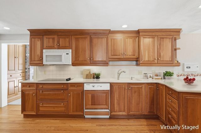 26 Monroe Street, Shrewsbury, MA 01545