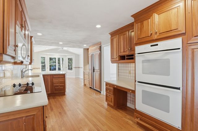 26 Monroe Street, Shrewsbury, MA 01545