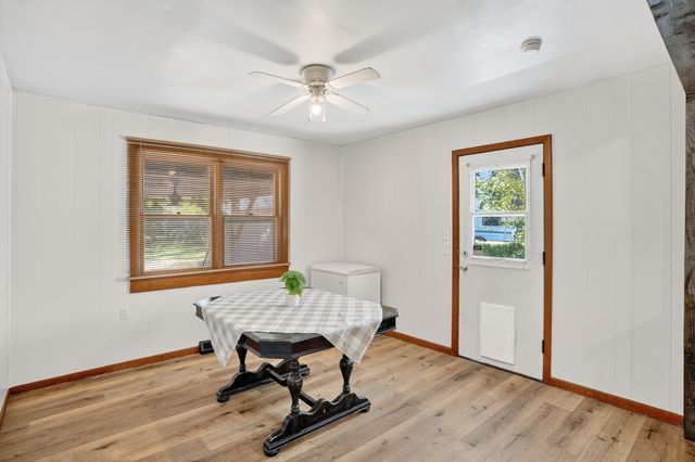 922 S Oak Avenue, Aurora, MO 65605