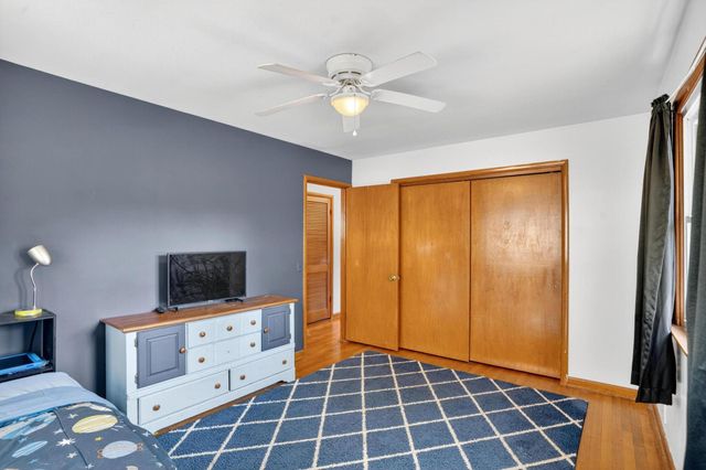 922 S Oak Avenue, Aurora, MO 65605