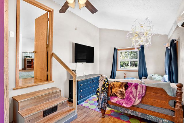 922 S Oak Avenue, Aurora, MO 65605