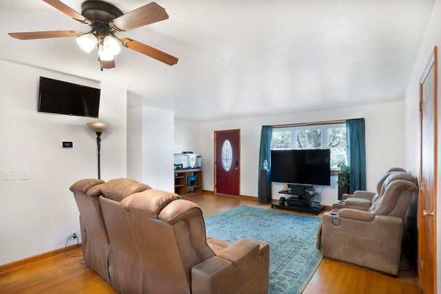 922 S Oak Avenue, Aurora, MO 65605