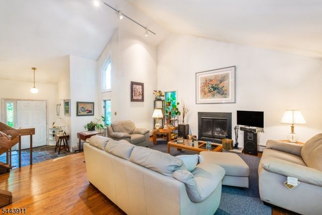 49 Hope Rd, Liberty Twp., NJ 07838