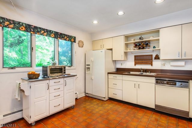 49 Hope Rd, Liberty Twp., NJ 07838