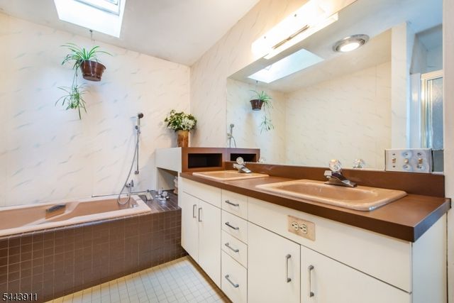 49 Hope Rd, Liberty Twp., NJ 07838