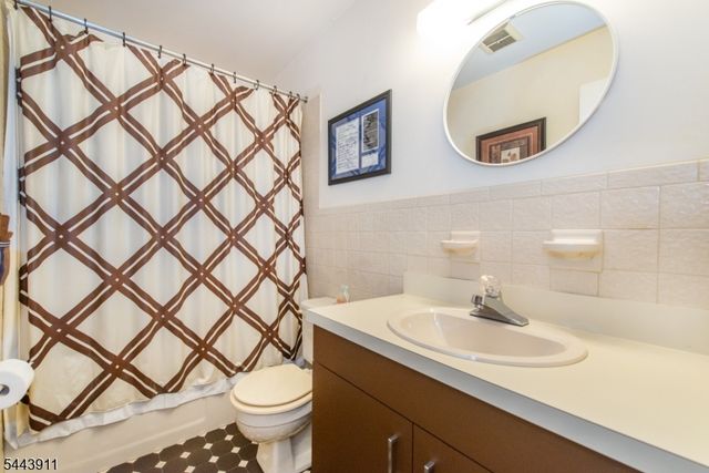 49 Hope Rd, Liberty Twp., NJ 07838