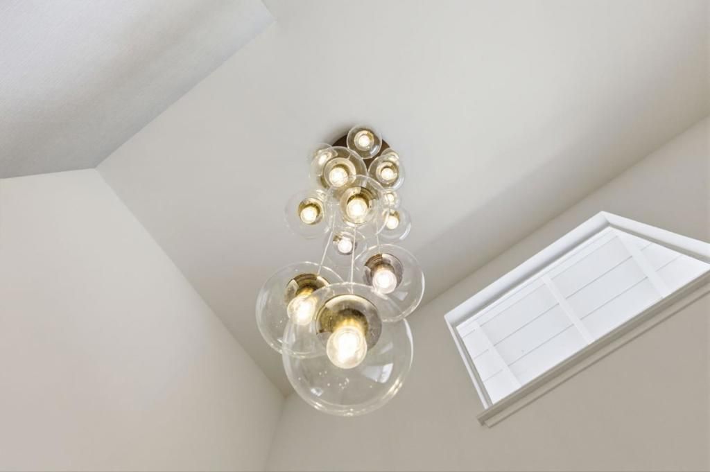 Image 18 of property listing at 1100 Greenbrier Road, San Carlos, CA 94070