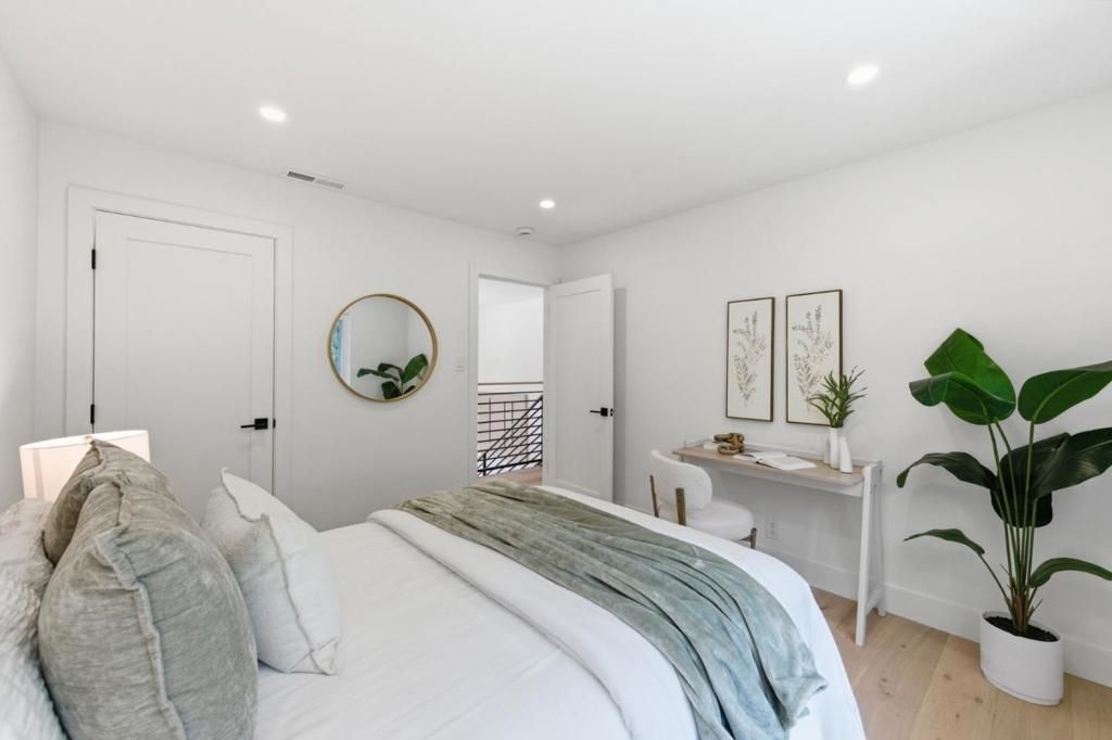 Image 24 of property listing at 1100 Greenbrier Road, San Carlos, CA 94070