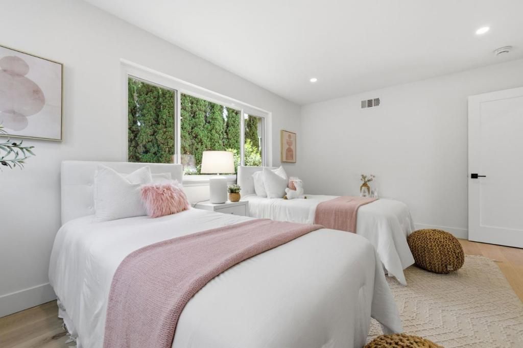 Image 26 of property listing at 1100 Greenbrier Road, San Carlos, CA 94070